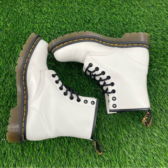 Dr. Martens NEW AirWair Classic 1460 White Smooth Leather Lace Up Combat Boots - Picture 3 of 11